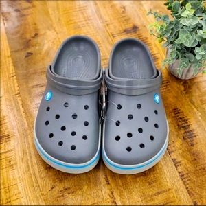 Crocs size 8 men